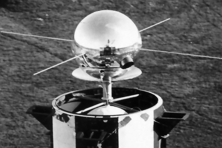 القمر الصناعي فانجارد 2 "أول قمر صناعي للأرصاد جوية المصدر: وكالة ناسا