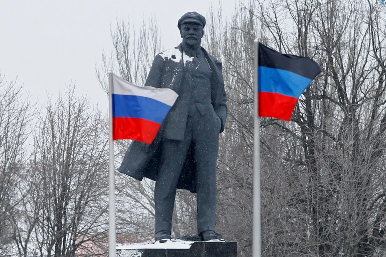 Flags of Russia and the self-proclaimed Donetsk People